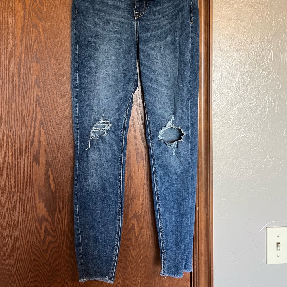 Old Navy Rockstar distressed jeans